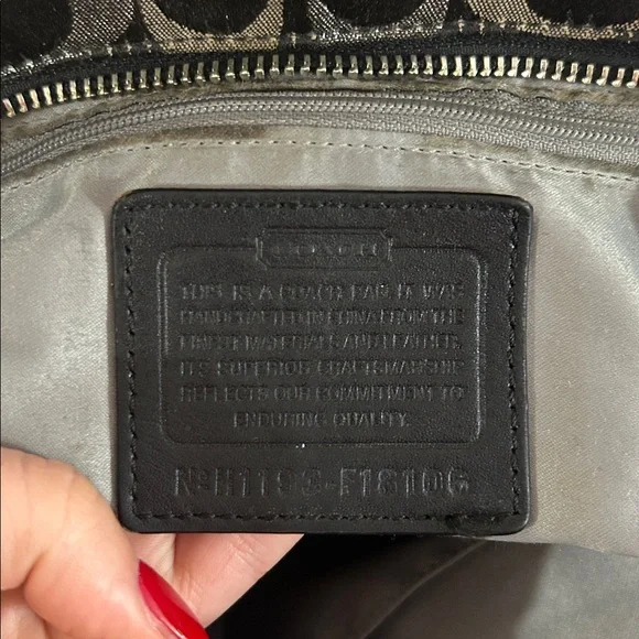 Coach F18106 - Picture 1 of 1